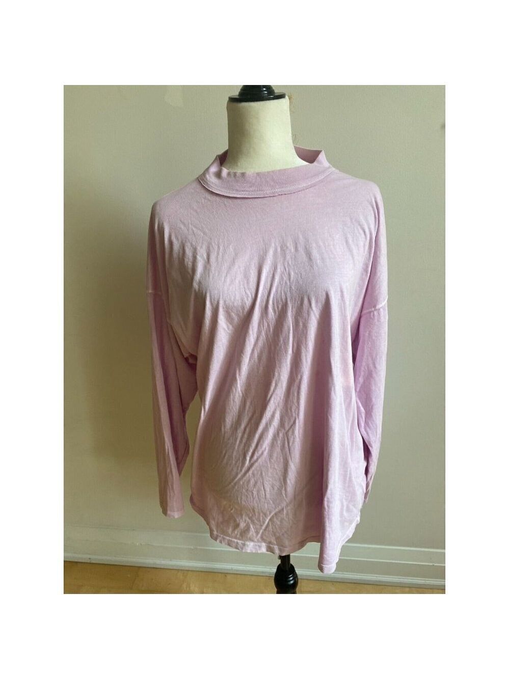 WE the Free  women long sleeve top sz small mock neck tshirt oversized